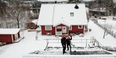 Solarkraft tak med solpaneler